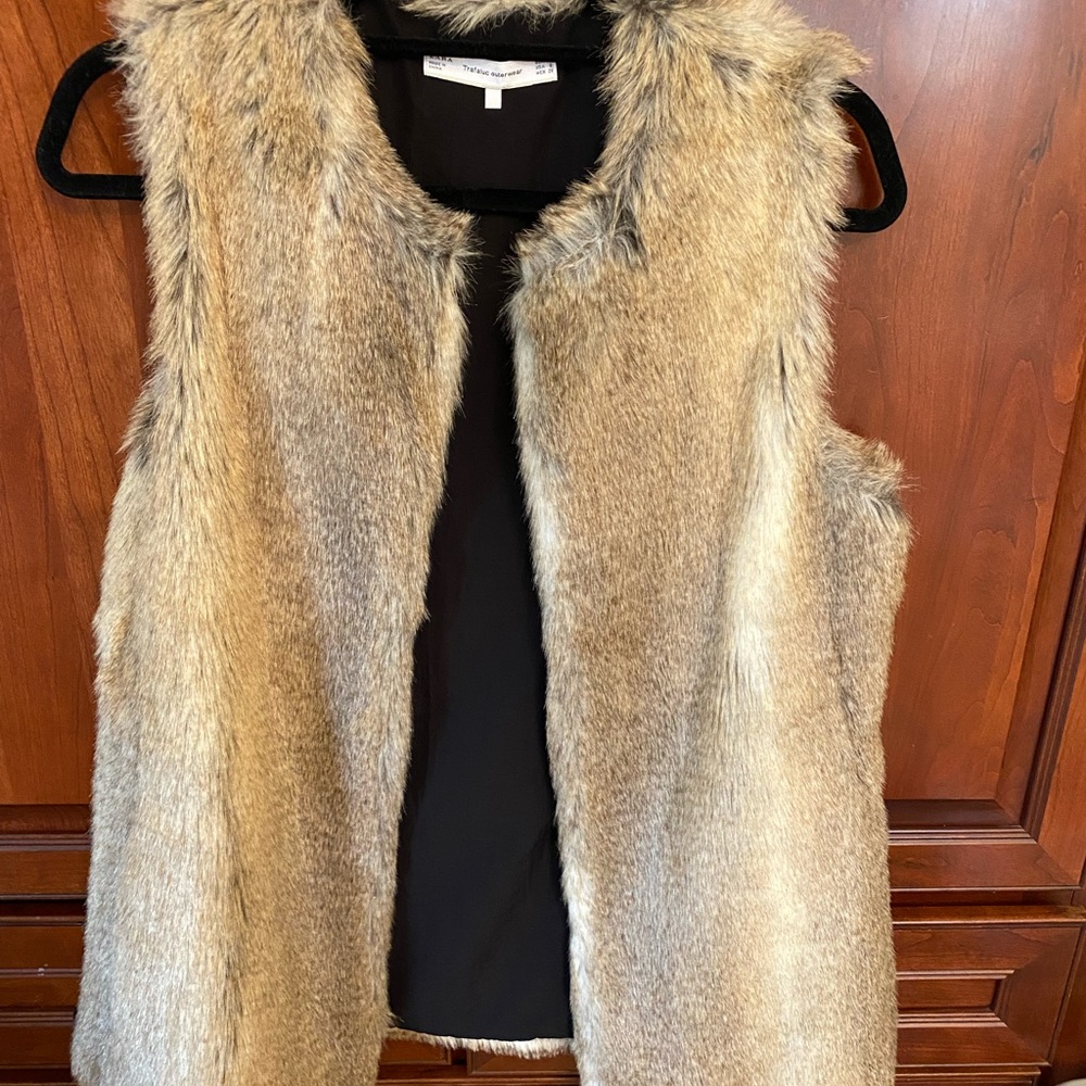 Zara fur vest